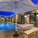 Seahouses Huahin Pool Villa